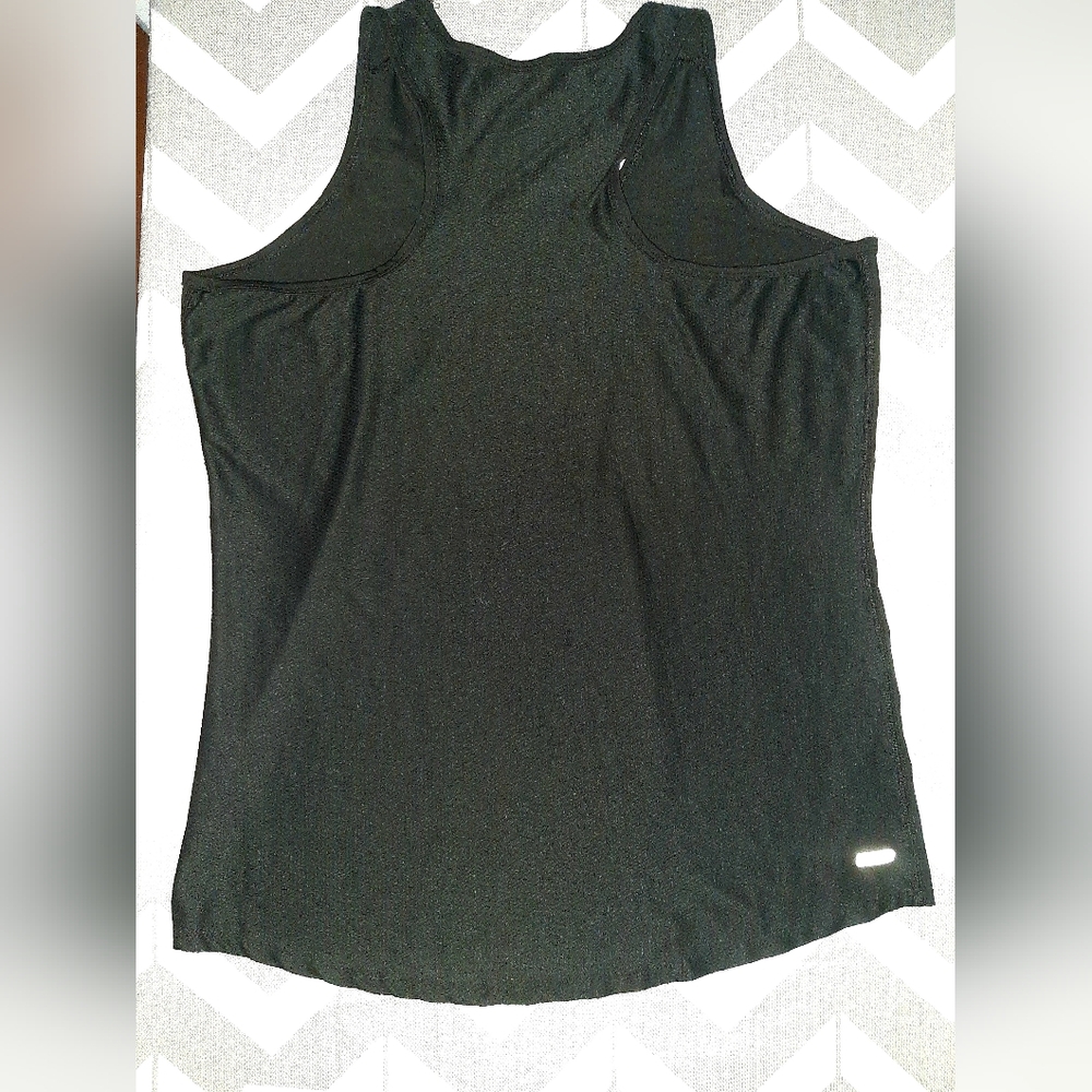Set of Three Tank Tops in Black, Purple, and Black With Gray Size Large - Picture 6 of 7